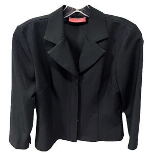 𝅺Alyn Paige women’s black blazer.